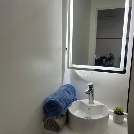 Apartment Pringle Pod *